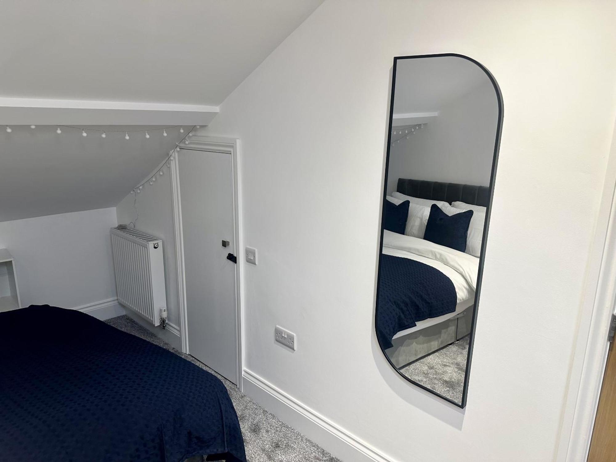 The Crown View - Luxury Apartment - Free Parking Nearby 哈罗盖特 外观 照片